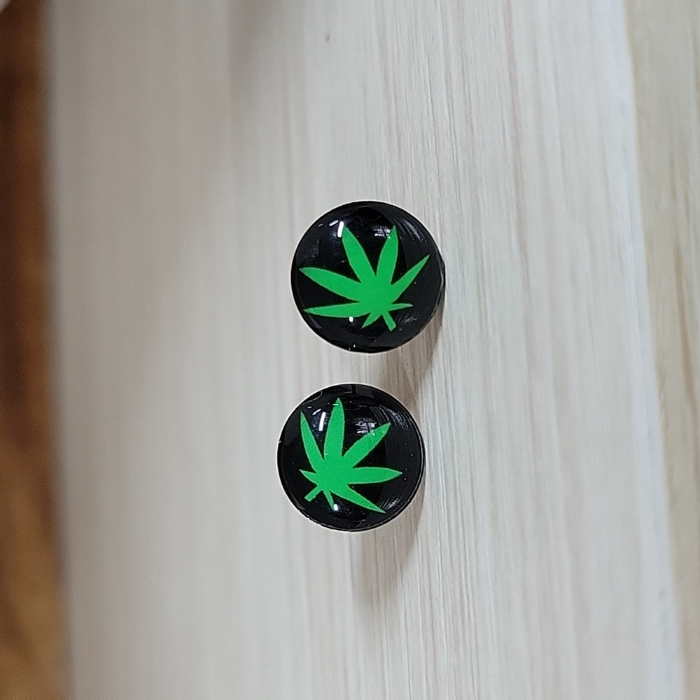 420 Cannabis Classic Kush Leaf Earrings - Picture 3 of 5
